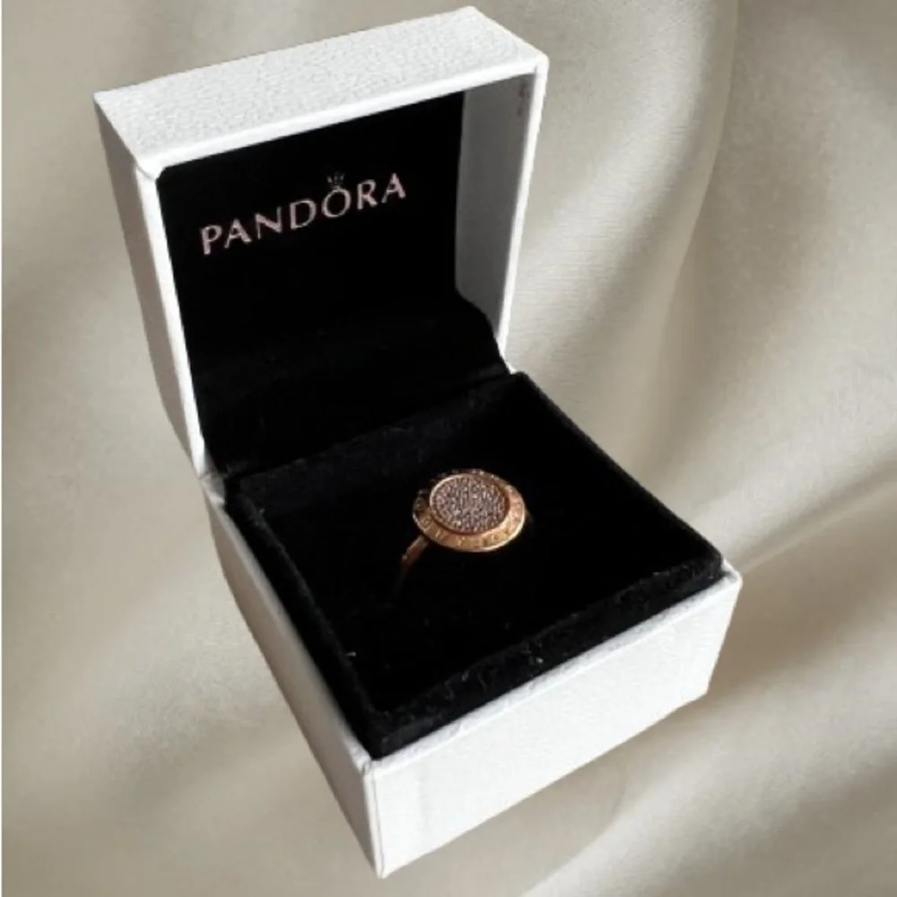 Pandora Rose Pavé Logo Ring ALE R58 EU Size 58 w/Box - Picture 2 of 6